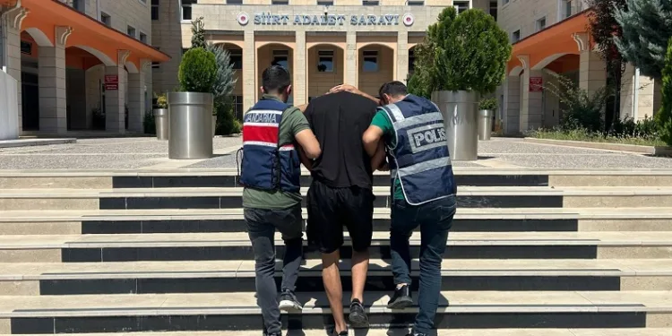 Siirt’te 15 yıl kesinleşmiş hapis cezası bulunan firari yakalandı