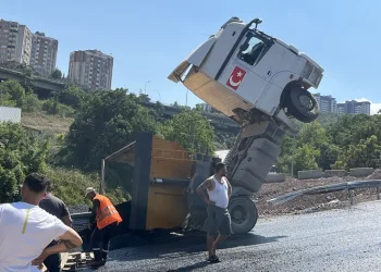 Devrilen tırın kupası şaha kalktı