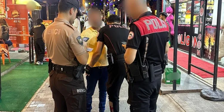 Polis 105 şahsın ve 3 araç sahibinin kimlik bilgilerini sorguladı