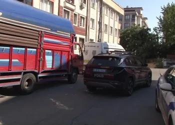 Ataşehir’de bir şahıs tartıştığı eşini ve çocuklarını bıçakladı