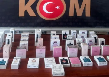 Gümrük kaçağı parfüm ele geçirildi