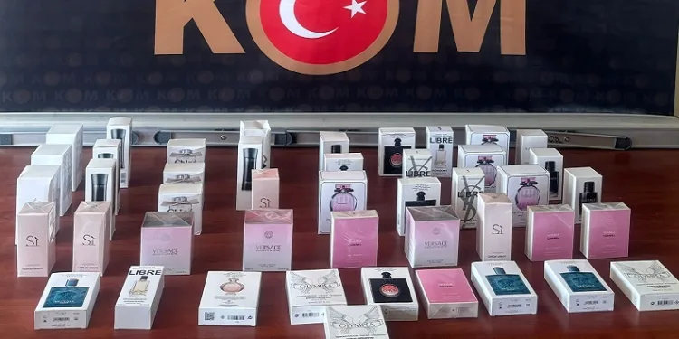 Gümrük kaçağı parfüm ele geçirildi