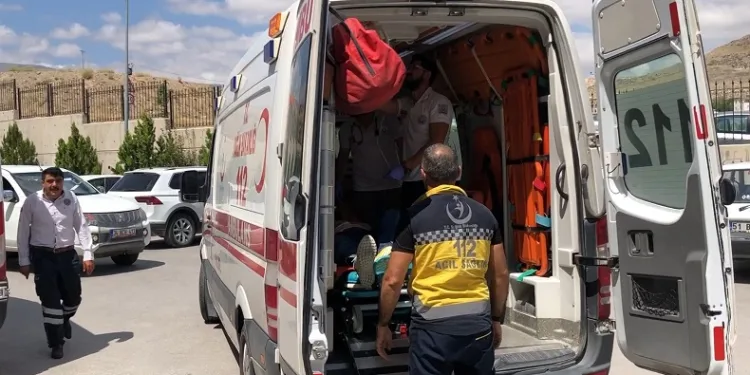 Motosikletler çarpıştı: 1 ölü, 1 yaralı