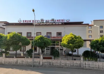 Siirt’te traktör devrildi:2’si ağır 7 yaralı