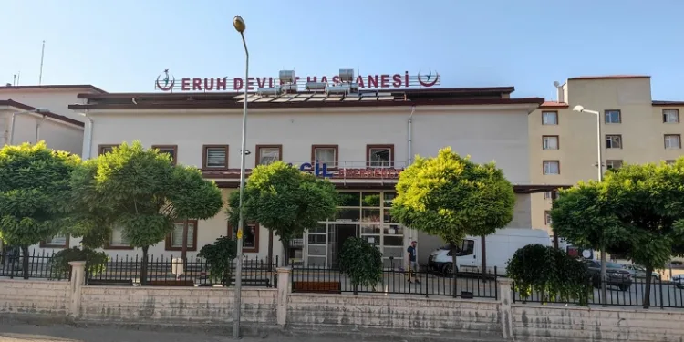 Siirt’te traktör devrildi:2’si ağır 7 yaralı