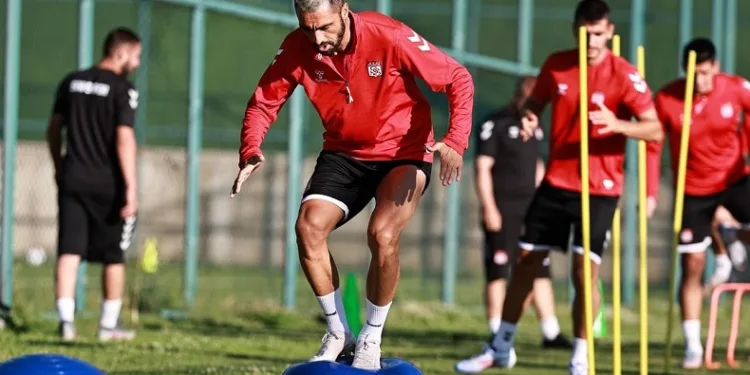 Sivasspor, yeni sezon hazırlıklarını sürdürdü