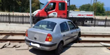 Otomobil raylı sistem hattına girdi