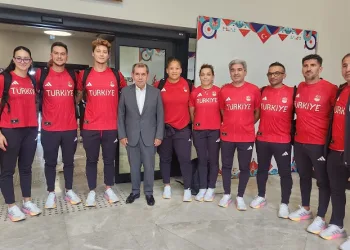 Dursun Özbek’ten, Paris 2024 Olimpiyat Oyunları’nda mücadelede edecek sporculara destek