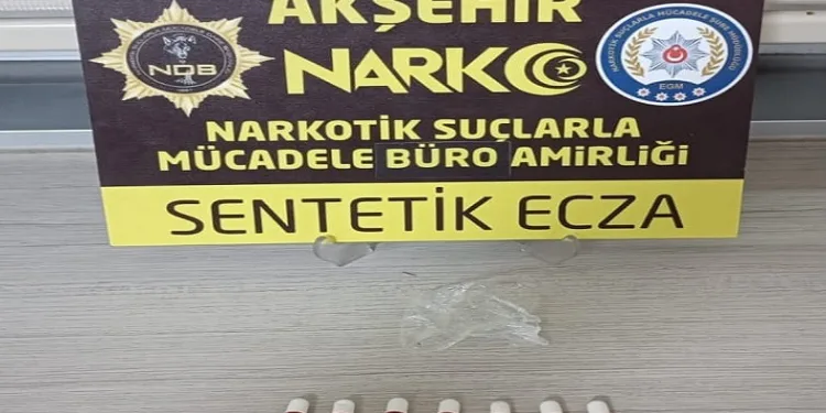 Araçta uyuşturucu kullanırken yakalandılar