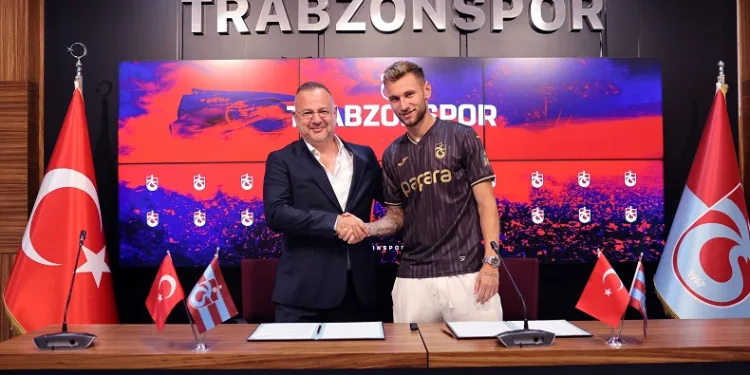 Trabzonspor, Denis Draguş için imza töreni düzenledi