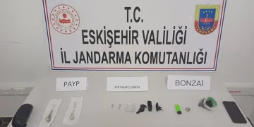 Satmak için ilçeye götürdüğü uyuşturucu madde ile birlikte jandarmaya yakalandı