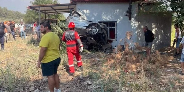 Otomobil yoldan çıktı, sürücü öldü