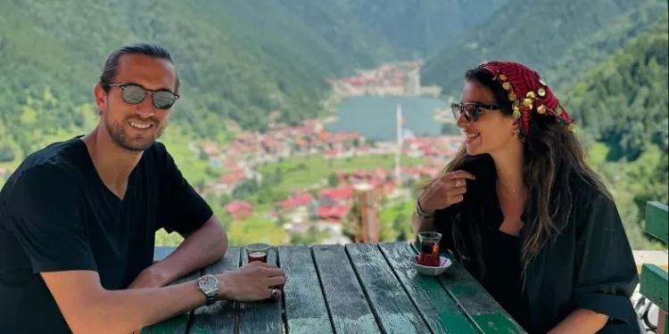 Yusuf Yazıcı ve Melisa Aslı Pamuk çifti Trabzon’da