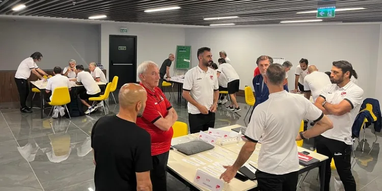 UEFA Pro Lisans Antrenör Eğitim Programı’nın liderlik modülü başladı