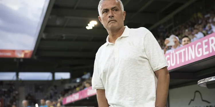 Jose Mourinho: “Şampiyonlar Ligi maçının böyle bir sahada oynanması kabul edilemez”