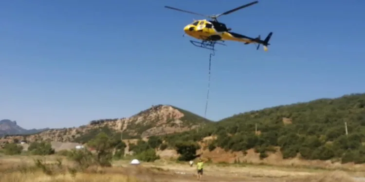 Maden arama helikopteri Tunceli’de acil iniş yaptı