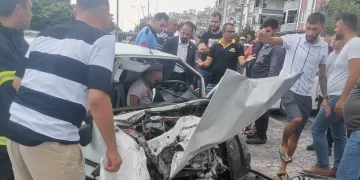 Gaziantep’te 2 araç kafa kafaya çarpıştı: 3 yaralı