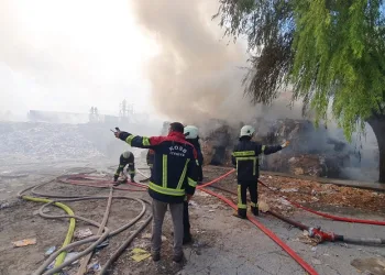 Kayseri’de kağıt fabrikasında yangın