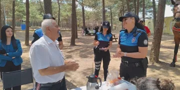 Atlı polisler orman yangınlarına karşı vatandaşları uyardı