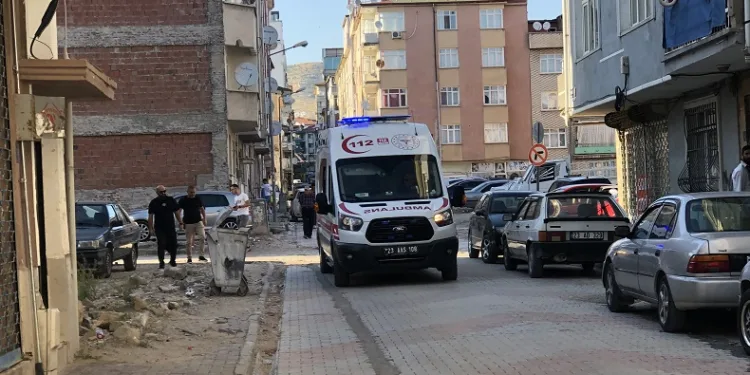 Elazığ’da bıçaklı kavga