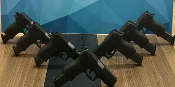 Kars’ta kömürlükte saklanan silahlar polise takıldı