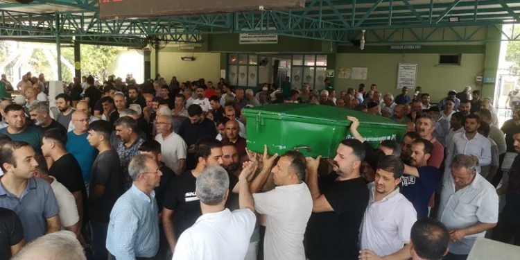 Bingöl’de madde bağımlısı şahsın bıçaklı saldırısında ölen yaşlı adam toprağa verildi