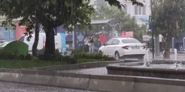 Afyonkarahisar’da sağanak yağış etkili oldu