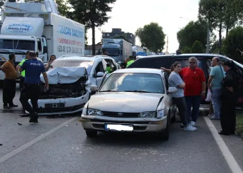 Samsun-Ordu kara yolunda 5 araç birbirine girdi