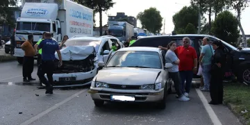 Samsun-Ordu kara yolunda 5 araç birbirine girdi