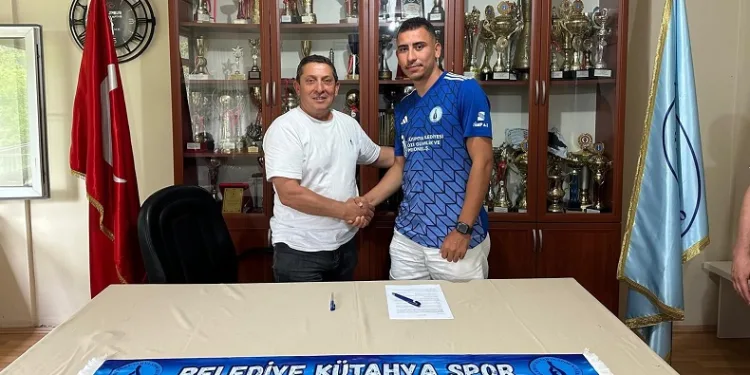 Eray Akar Belediye Kütahyaspor’da