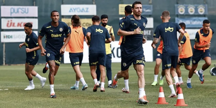 Fenerbahçe, FC Lugano maçı hazırlıklarına başladı
