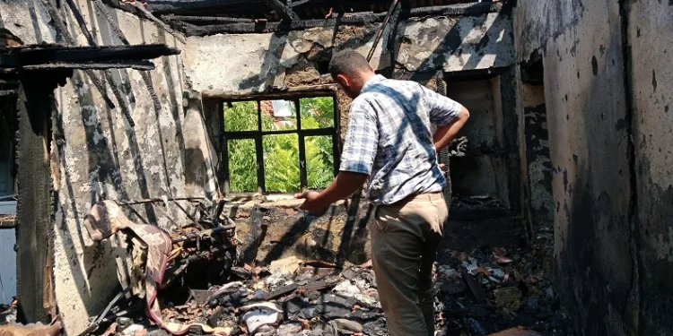 Elektrik kaçağı, evi kullanılamaz hale getirdi