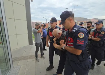 Eski muhtarı öldüren yeni muhtar ve oğlu tutuklandı