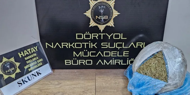 Otobüste yolculuk yapan şahıslardan uyuşturucu çıktı