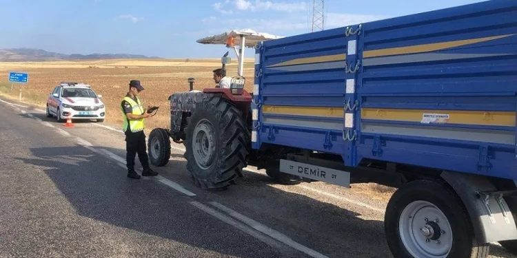 Jandarmadan tarım araçları ve traktörlere yönelik denetim