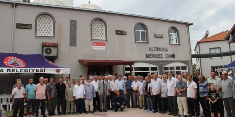 Restore edilen cami dualarla ibadete açıldı