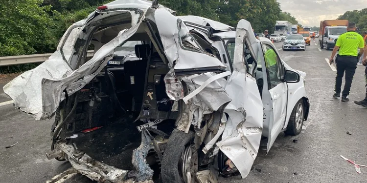 3 kişinin hayatını kaybettiği kazada minibüs sürücüsü tutuklandı