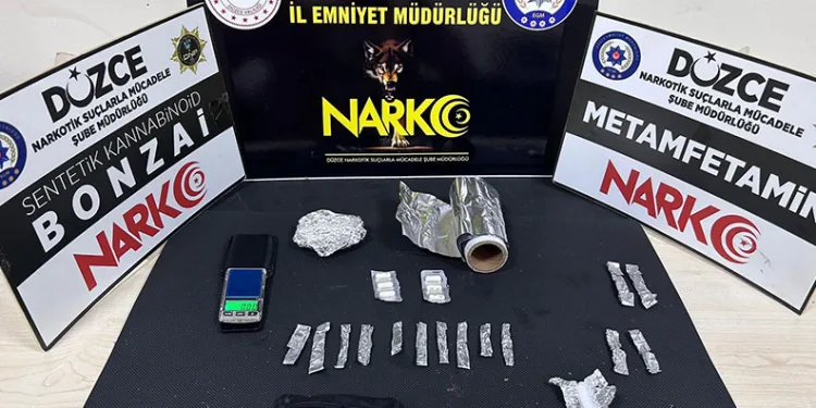 Uyuşturucu satıcısı 2 kişi tutuklandı