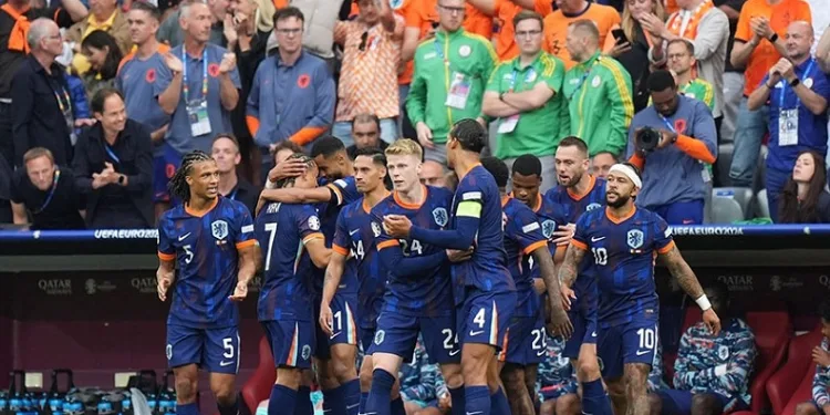 Hollanda çeyrek finale yükseldi