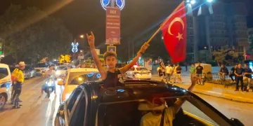 Bizim çocuklar kazandı, Bursalılar sokağa döküldü
