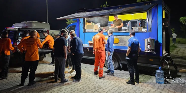 Yıldırım’dan yangın söndürme çalışmalarına tam destek
