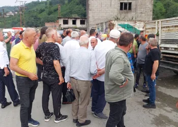 Boşanmak isteyen kadın eşi tarafından darp edildi
