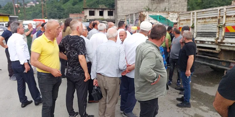 Boşanmak isteyen kadın eşi tarafından darp edildi