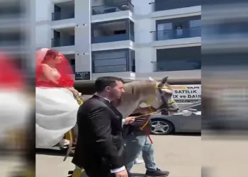 İstanbul’da at üstünde gelin alma geleneği
