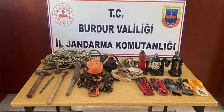 Burdur’da uyuşturucu operasyonlarında 4 kişi tutuklandı