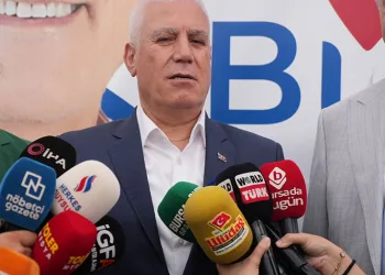 Bozbey makamını Mustafakemalpaşa’ya taşıdı