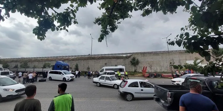 Tırdan fırlayan lastik genç kızın ölümüne sebep oldu