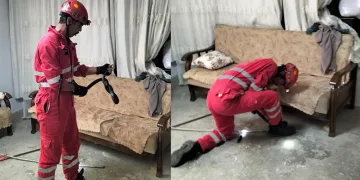 Antakya’da eve giren yılanı itfaiye yakaladı