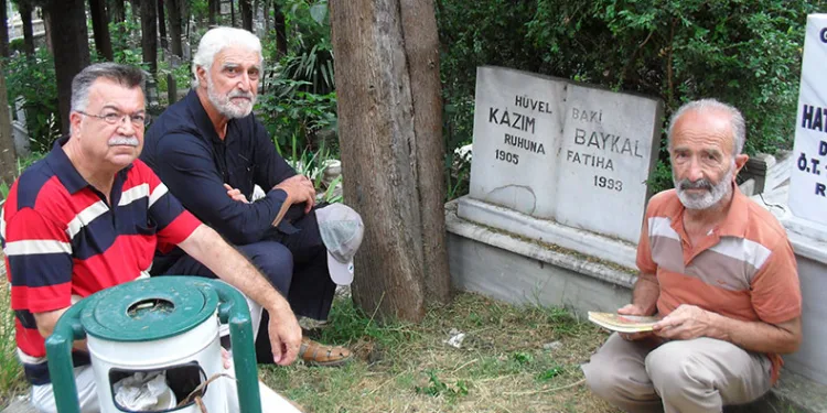 Kazım Baykal vefatının 31. yıldönümünde dualarla anıldı