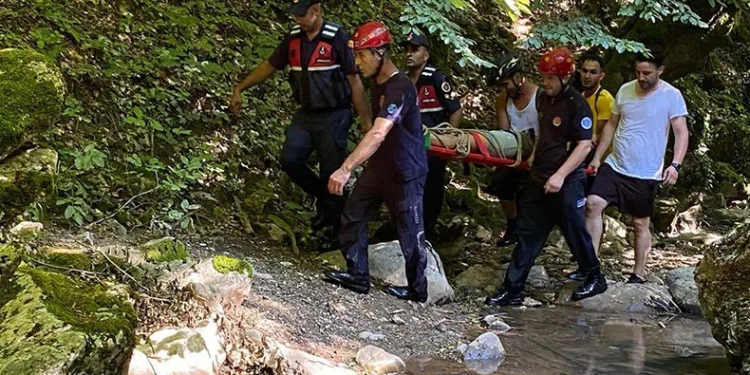 Fotoğraf çekilirken kanyondaki kayalıklardan düştü